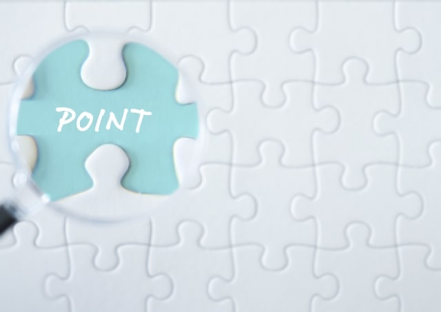 パズルのピースとPOINTの文字